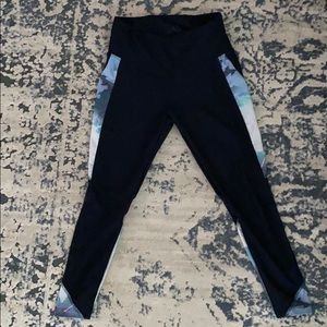 Bally yoga crop pants
